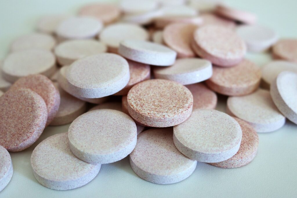 tablets, pills, vitamins-4059649.jpg